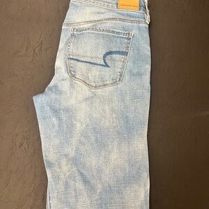 American Eagle Outfitters women’s Light Blue Straight Jeans
